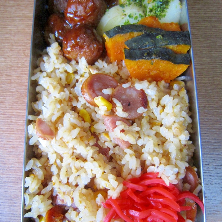 コーンたっぷりチャーハン弁当(^。^)y-.。o○